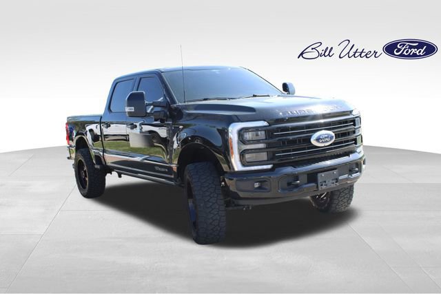 Certified 2025 Ford F250 Platinum w/ FX4 Off-Road Package image 7