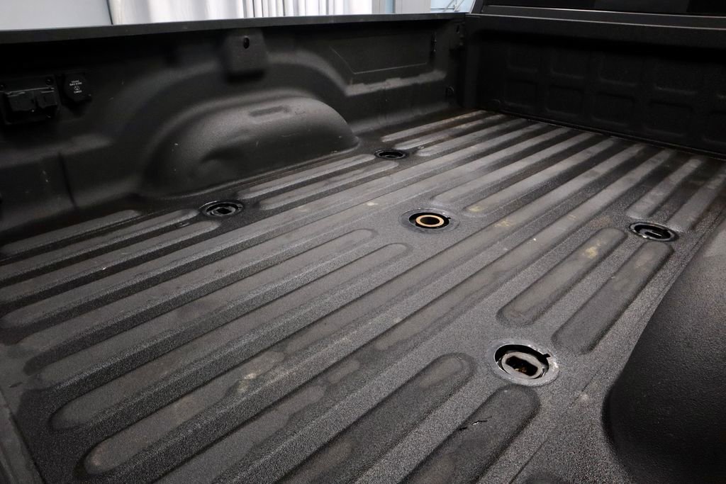 Used 2025 RAM 3500 Laramie AWD/4WD image 14