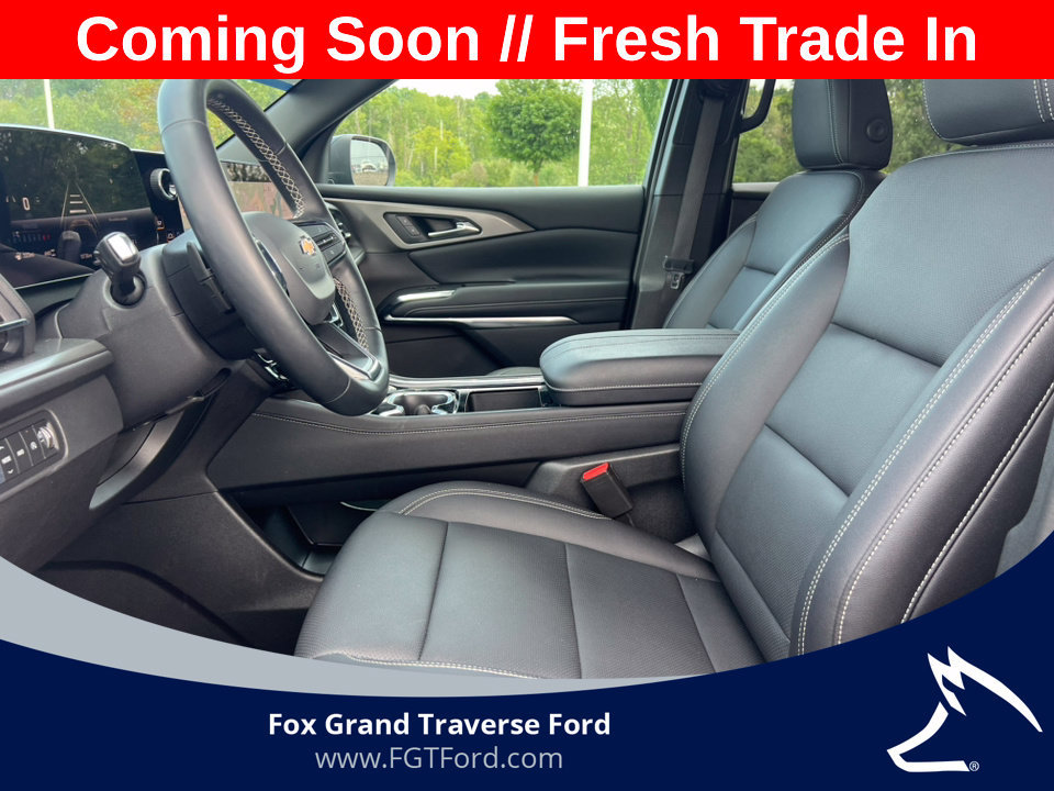 Used 2026 Chevrolet Traverse LT AWD/4WD image 3