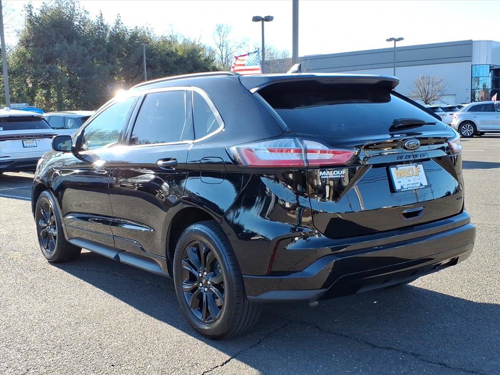 Certified 2022 Ford Edge SE w/ Black Appearance Package image 5