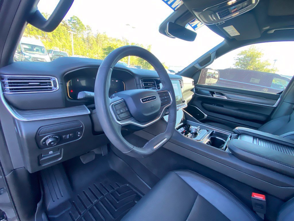 Used 2024 Jeep Wagoneer Series II w/ Convenience Group I AWD/4WD image 9
