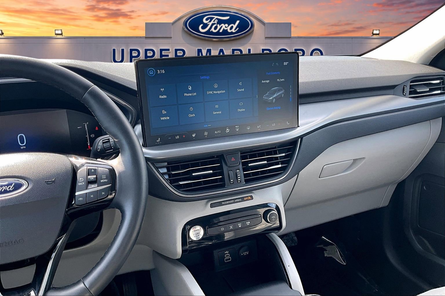 Certified 2025 Ford Escape SE FWD image 6