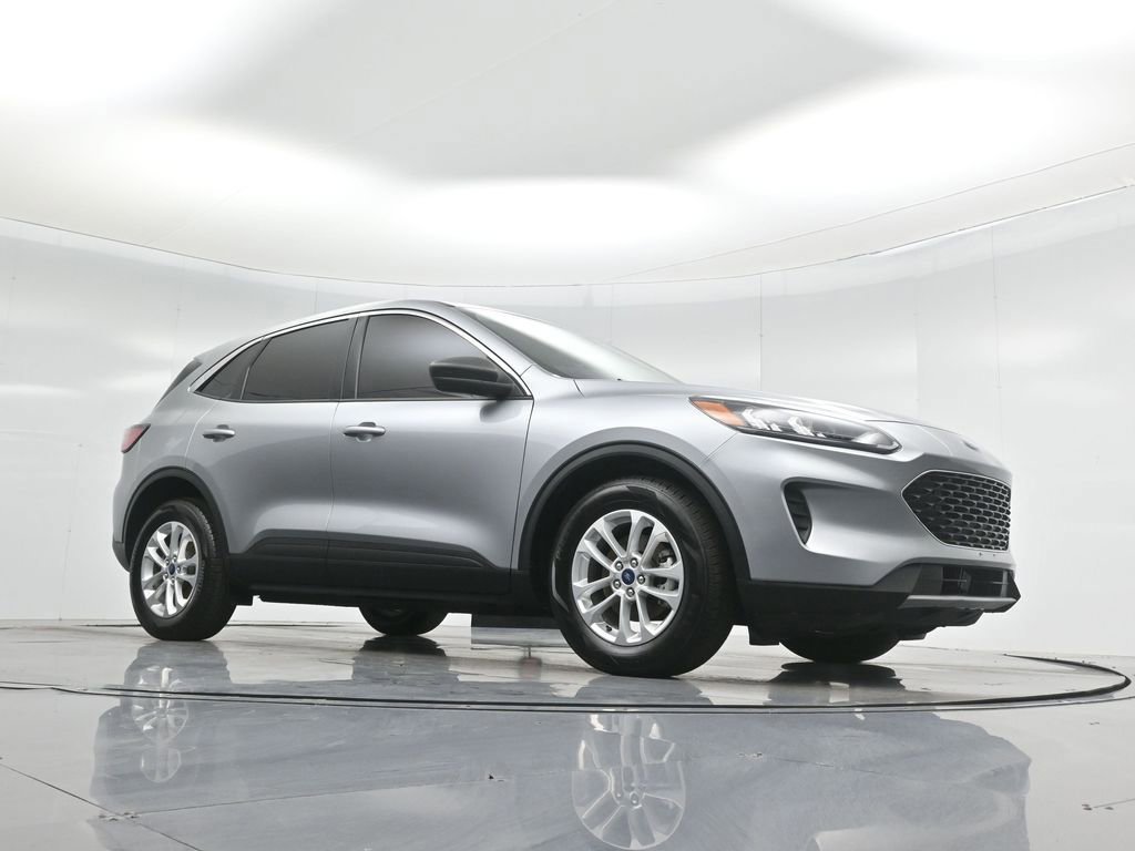 Certified 2022 Ford Escape SE image 2