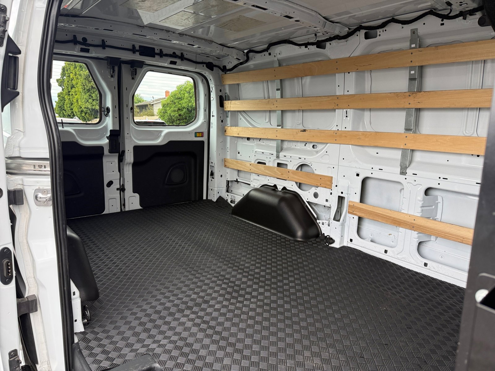 Certified 2025 Ford Transit 250 Low Roof w/ Exterior Upgrade Package RWD image 21