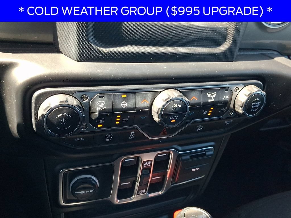 Used 2019 Jeep Wrangler Unlimited Sahara w/ Dual Top Group AWD/4WD image 15
