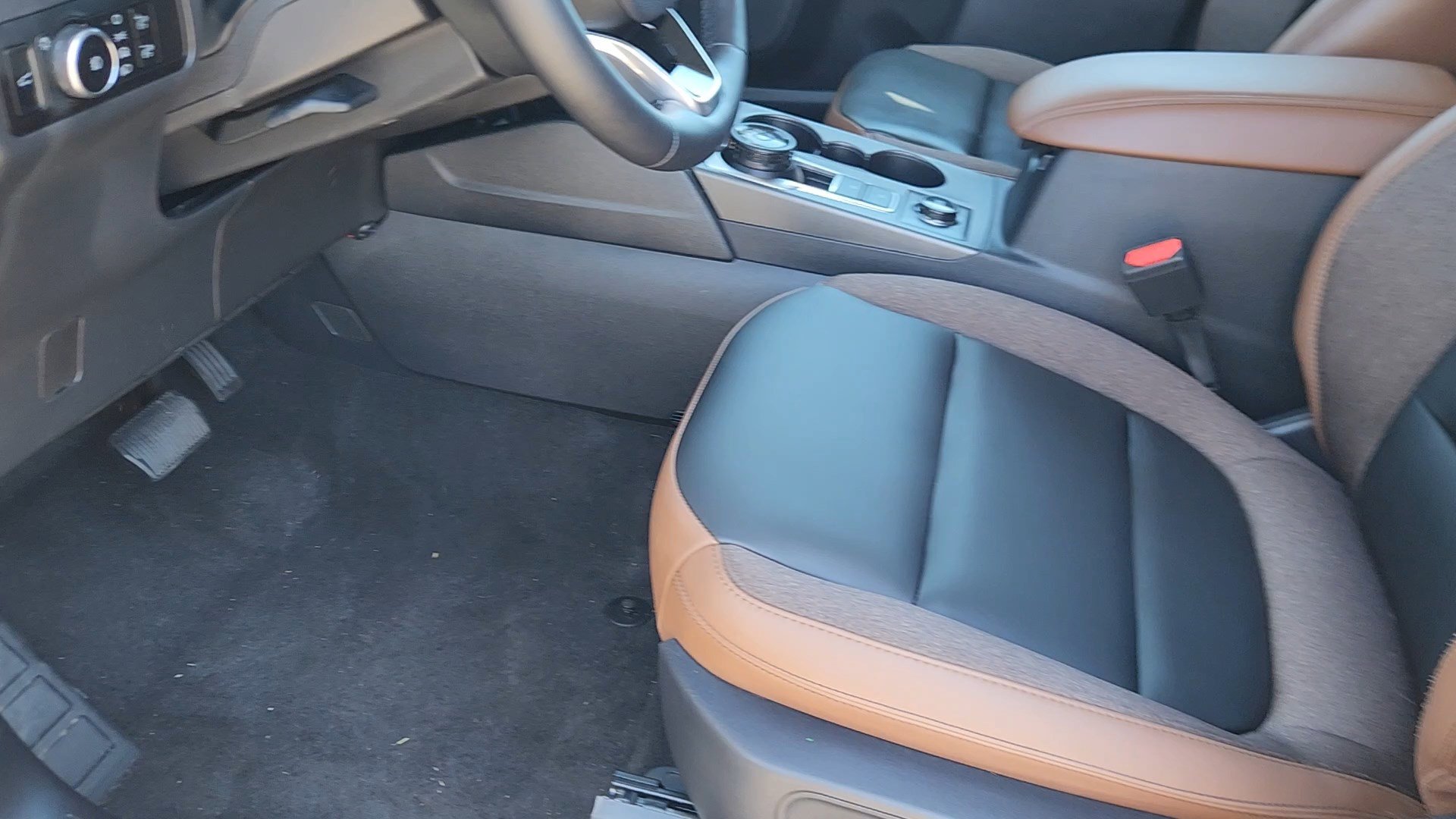 Certified 2025 Ford Bronco Sport Outer Banks w/ Outer Banks Tech Package+ image 29