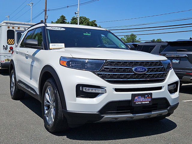 Certified 2023 Ford Explorer XLT w/ Equipment Group 202A AWD/4WD image 2
