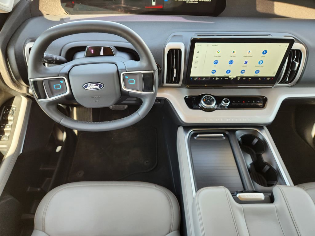 Certified 2025 Ford Expedition Active image 25