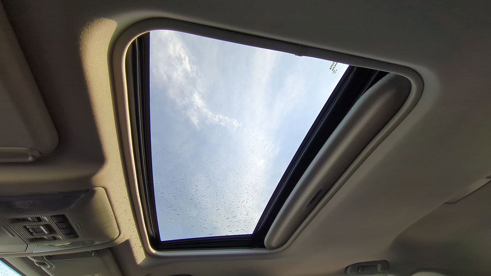 Used 2023 Toyota RAV4 XLE image 20