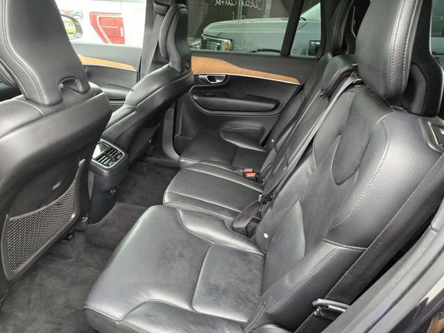 Used 2022 Volvo XC90 T5 Momentum image 8