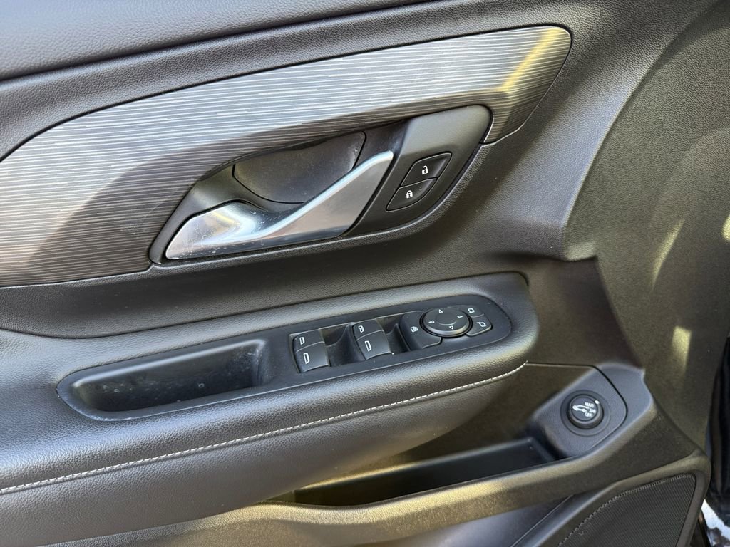 Used 2022 GMC Terrain SLE w/ Driver Convenience Package image 17