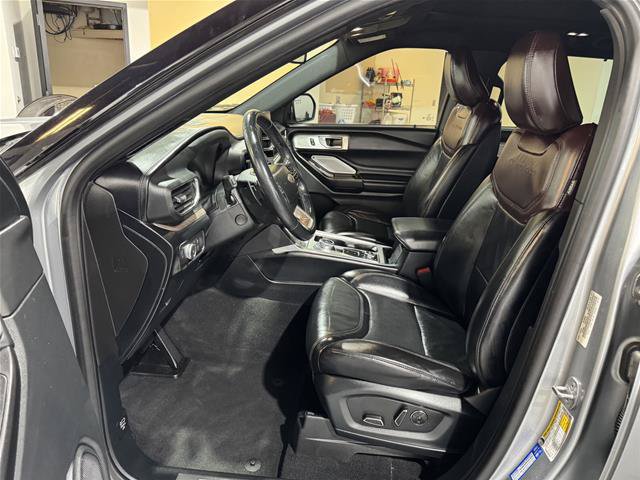 Certified 2020 Ford Explorer Platinum w/ Premium Technology Package AWD/4WD image 17