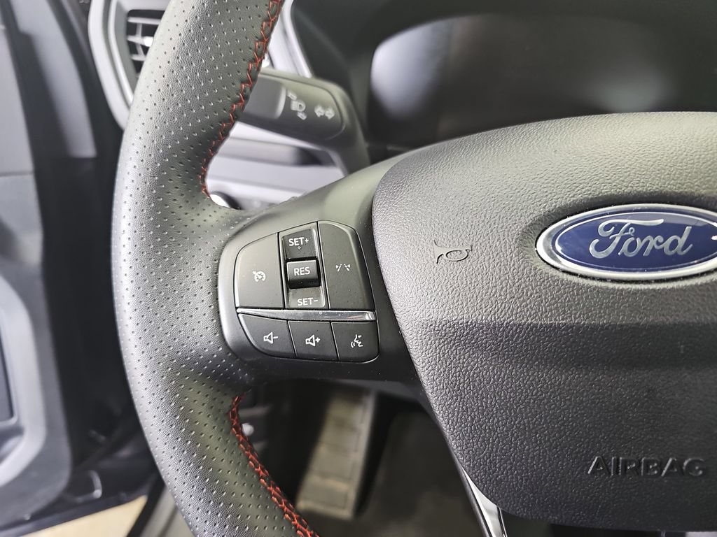 Certified 2025 Ford Escape ST-Line AWD/4WD image 15