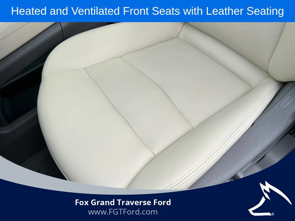Used 2022 Cadillac XT5 Premium Luxury w/ Technology Package FWD image 11