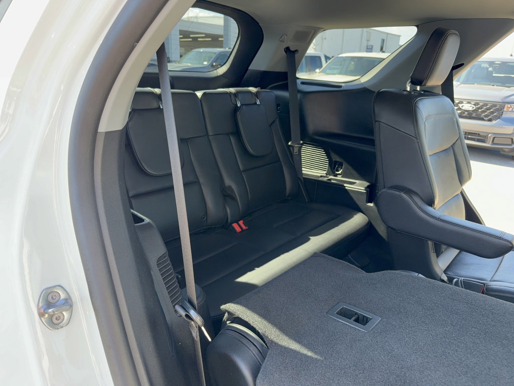 Certified 2022 Ford Explorer Limited w/ Limited Technology Package RWD image 16