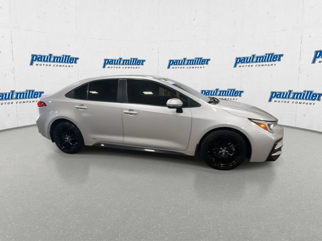 Used 2023 Toyota Corolla SE w/ SE Package AWD/4WD image 13