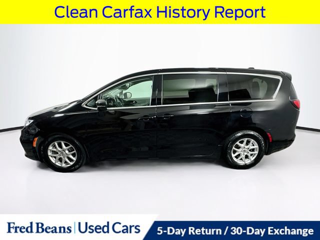 Used 2024 Chrysler Pacifica Touring-L FWD image 5