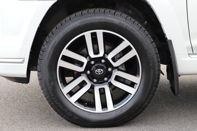 Used 2024 Toyota 4Runner Limited AWD/4WD image 9