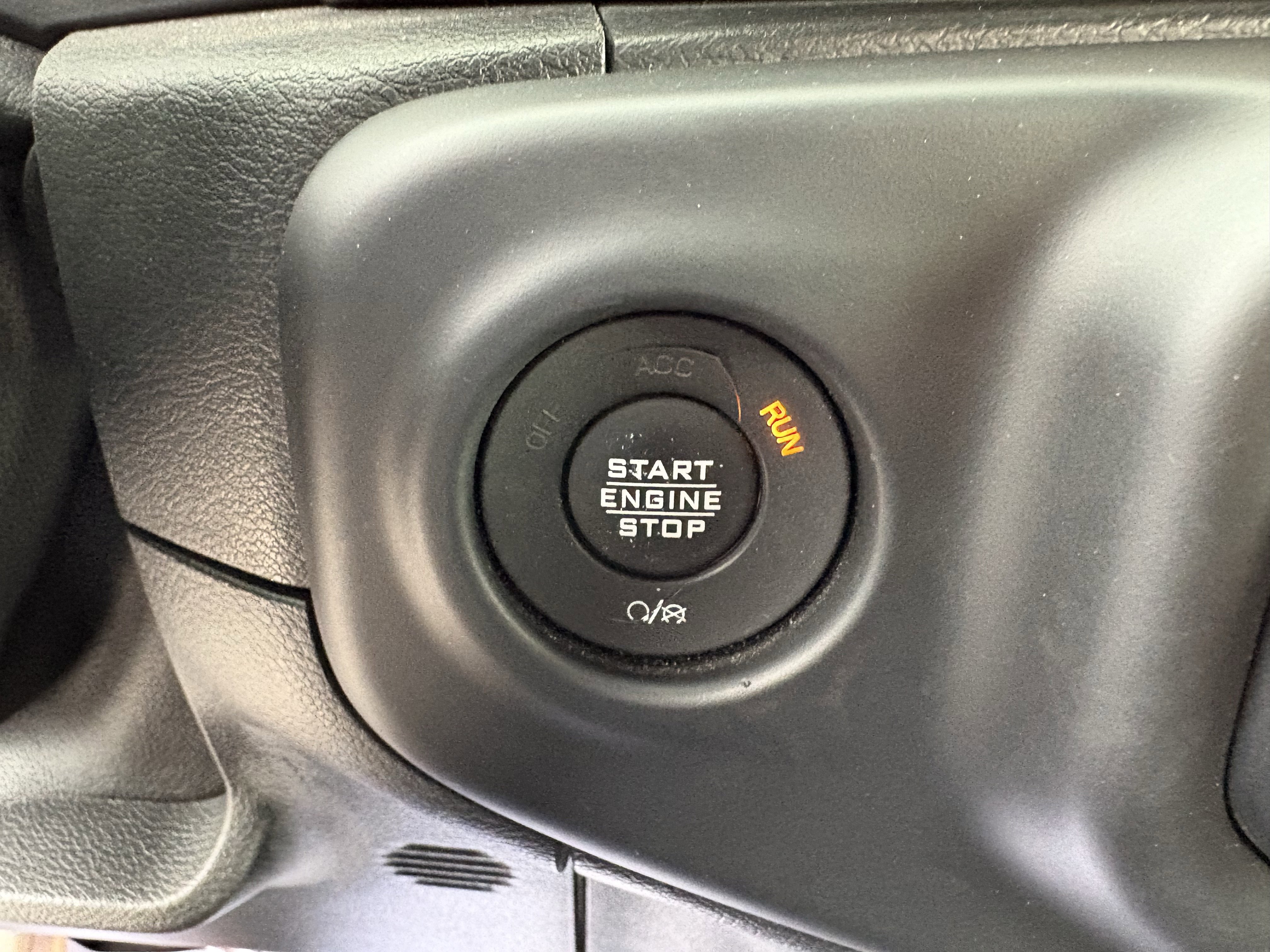 Used 2019 Jeep Wrangler Sport image 27