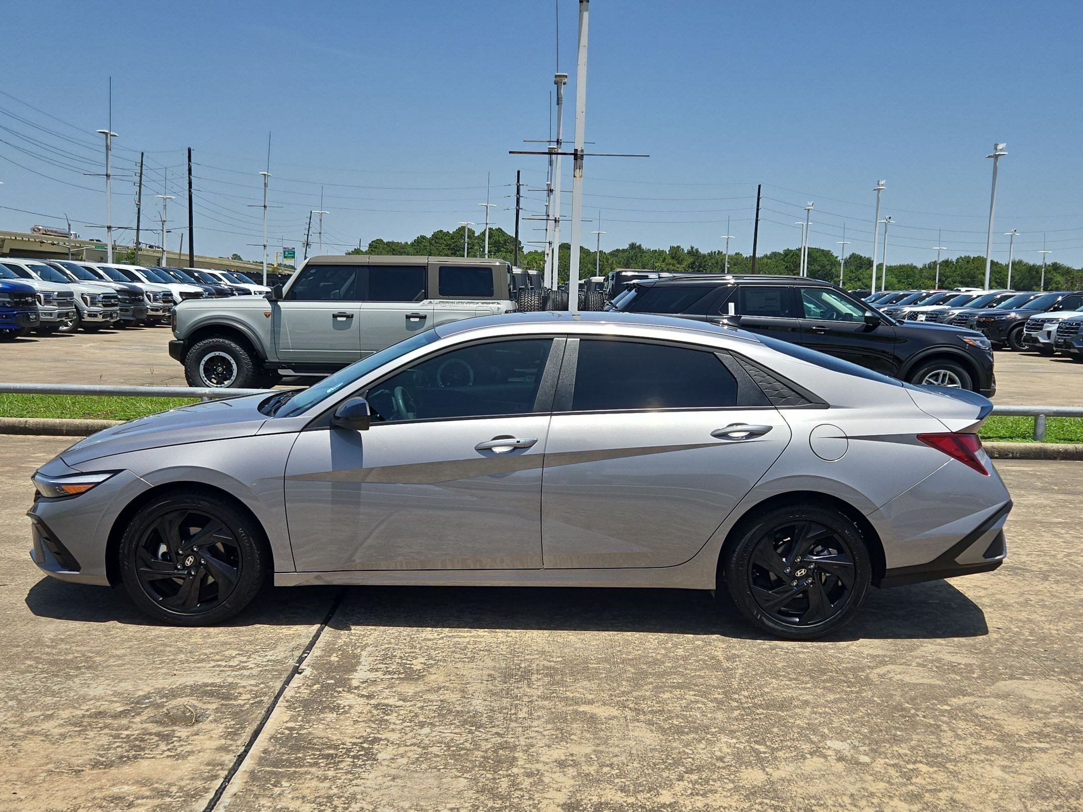 Used 2026 Hyundai Elantra Sport FWD image 9