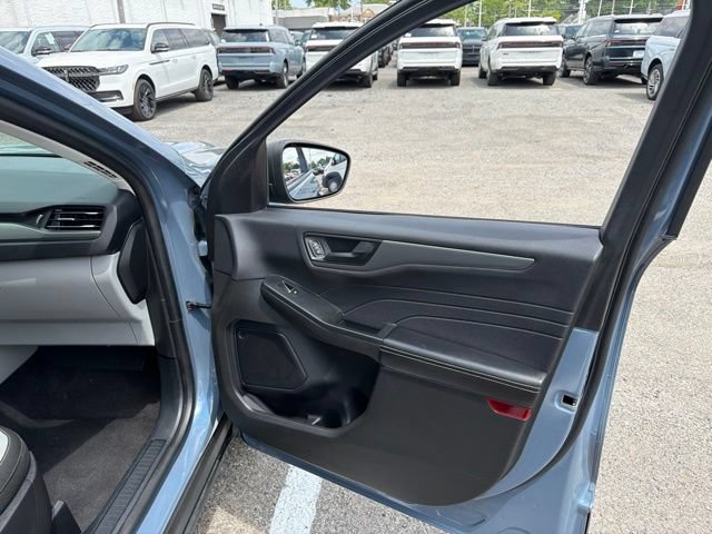 Certified 2023 Ford Escape Active AWD/4WD image 21
