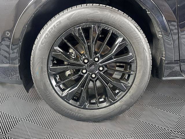 Certified 2024 Ford Escape ST-Line Elite w/ Premium Technology Package AWD/4WD image 33