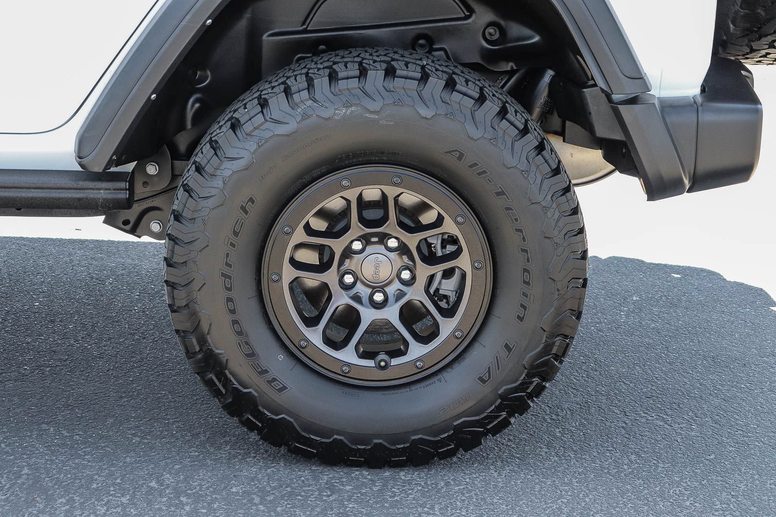 Used 2023 Jeep Wrangler Unlimited Rubicon w/ Xtreme 35 Tire Package AWD/4WD image 8