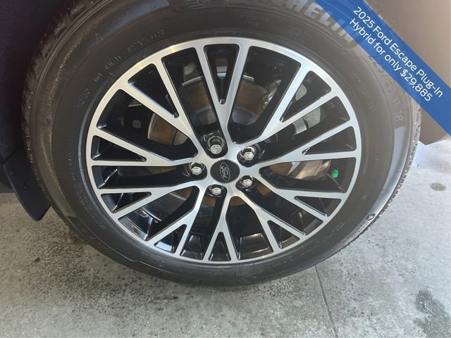Certified 2025 Ford Escape SE image 19