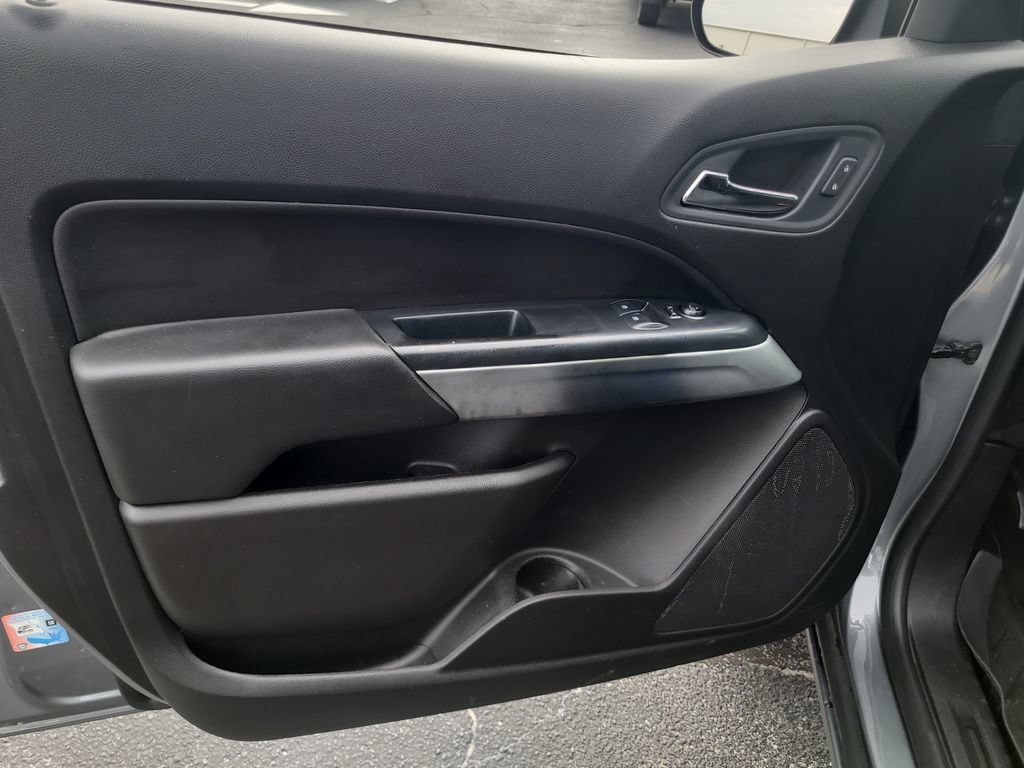 Used 2019 Chevrolet Colorado LT w/ LT Convenience Package AWD/4WD image 9