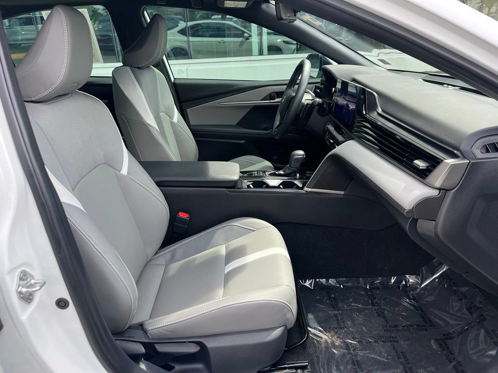 Used 2025 Toyota Camry SE w/ Multimedia Upgrade Package FWD image 16