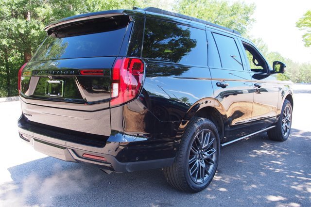 Certified 2025 Ford Expedition Platinum w/ Stealth Performance Package AWD/4WD image 7