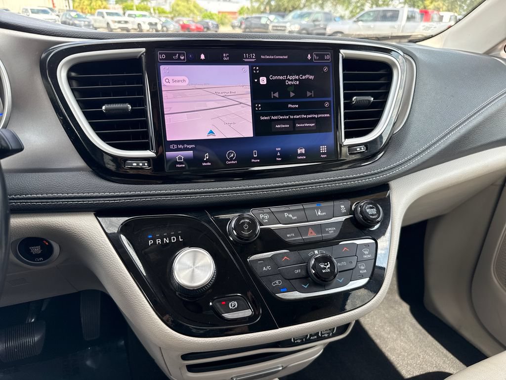 Used 2021 Chrysler Pacifica Touring-L FWD image 18