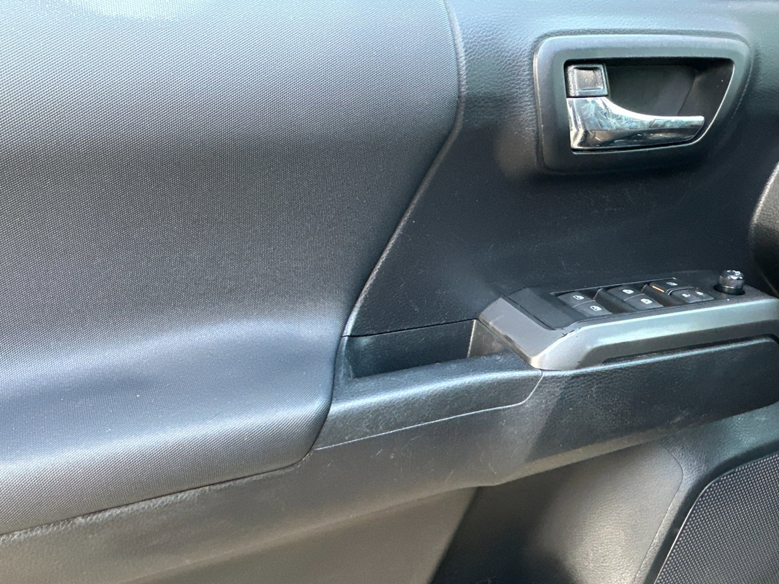 Used 2019 Toyota Tacoma 2WD Double Cab image 11