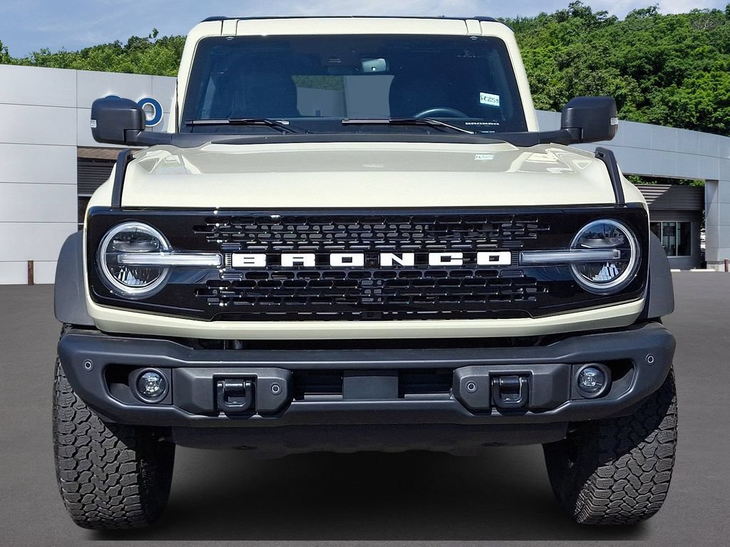 Certified 2025 Ford Bronco Badlands AWD/4WD image 2