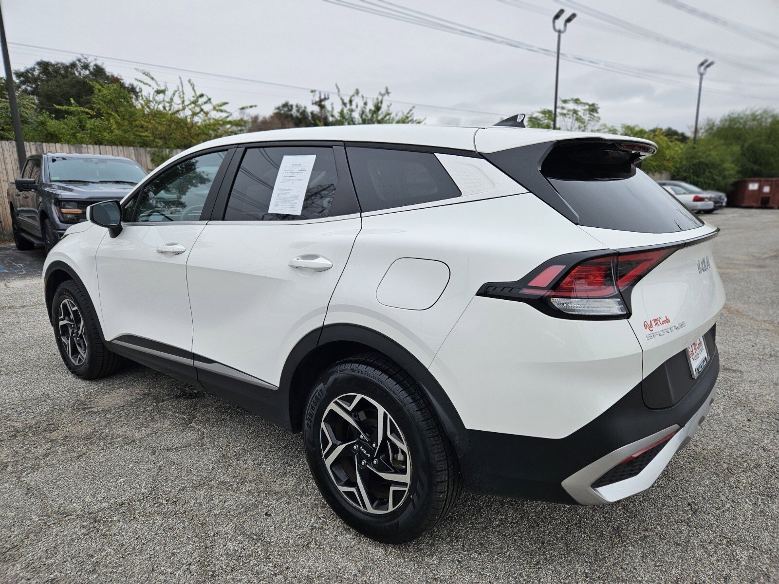 Used 2024 Kia Sportage LX image 6