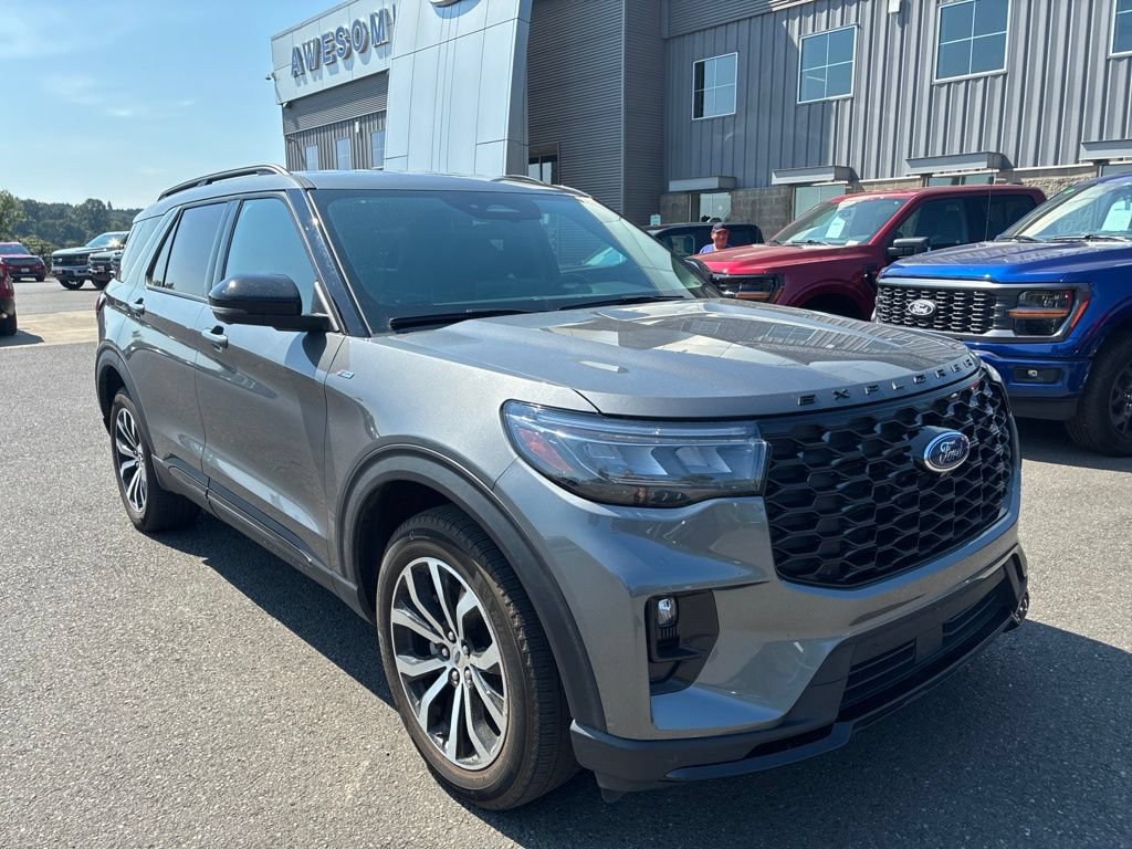 Certified 2025 Ford Explorer ST-Line AWD/4WD image 42