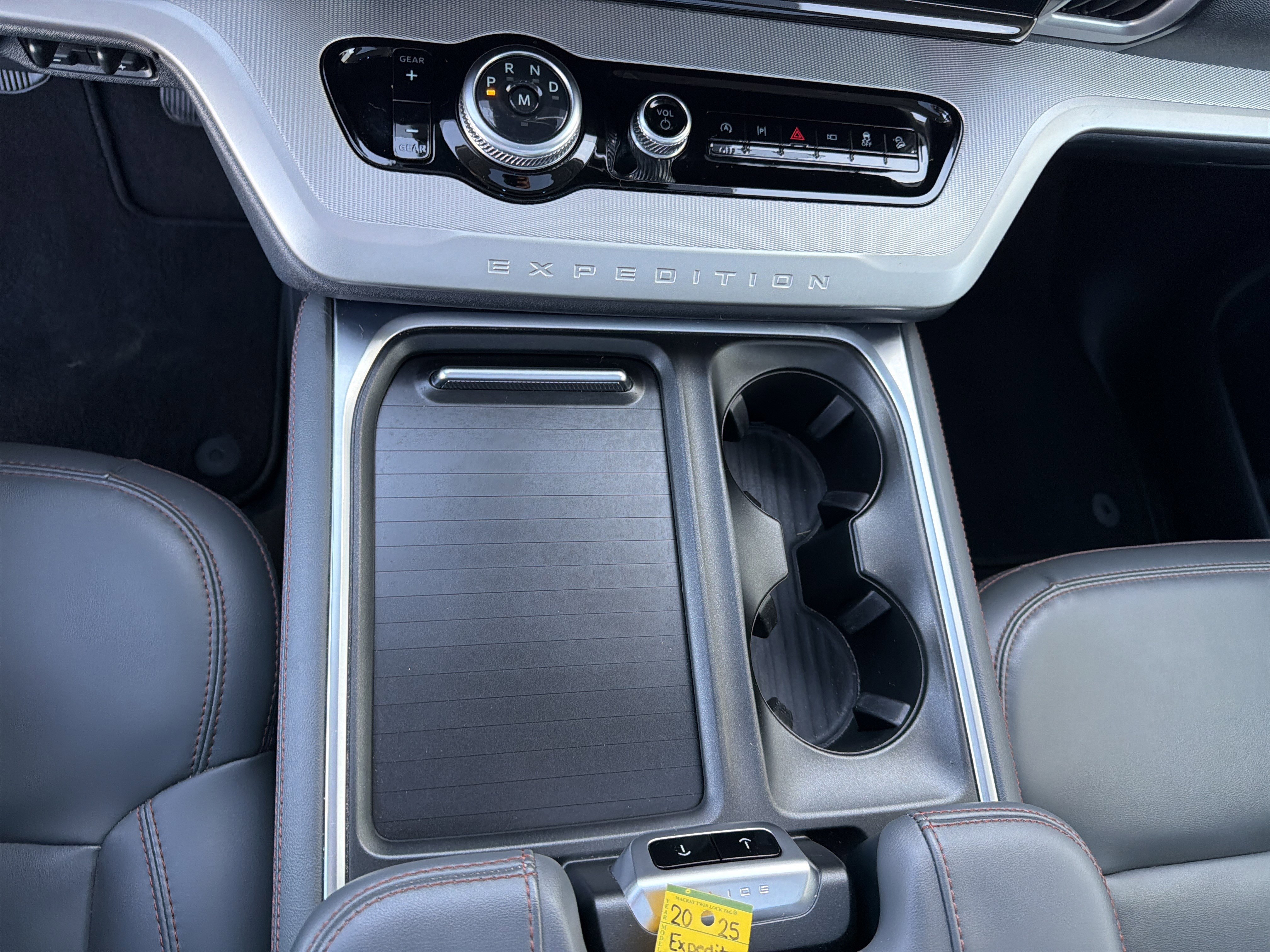 Certified 2025 Ford Expedition Active image 48