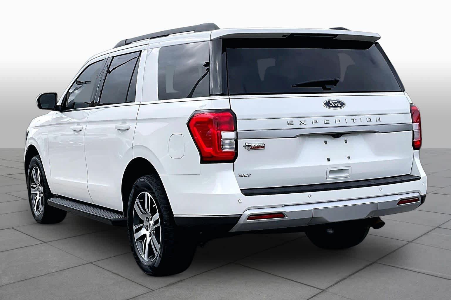 Certified 2024 Ford Expedition XLT RWD image 12