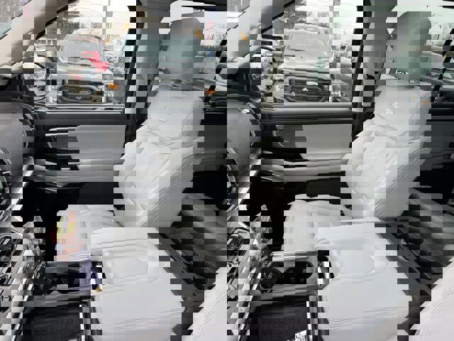 Certified 2025 Ford Expedition Max Platinum image 9