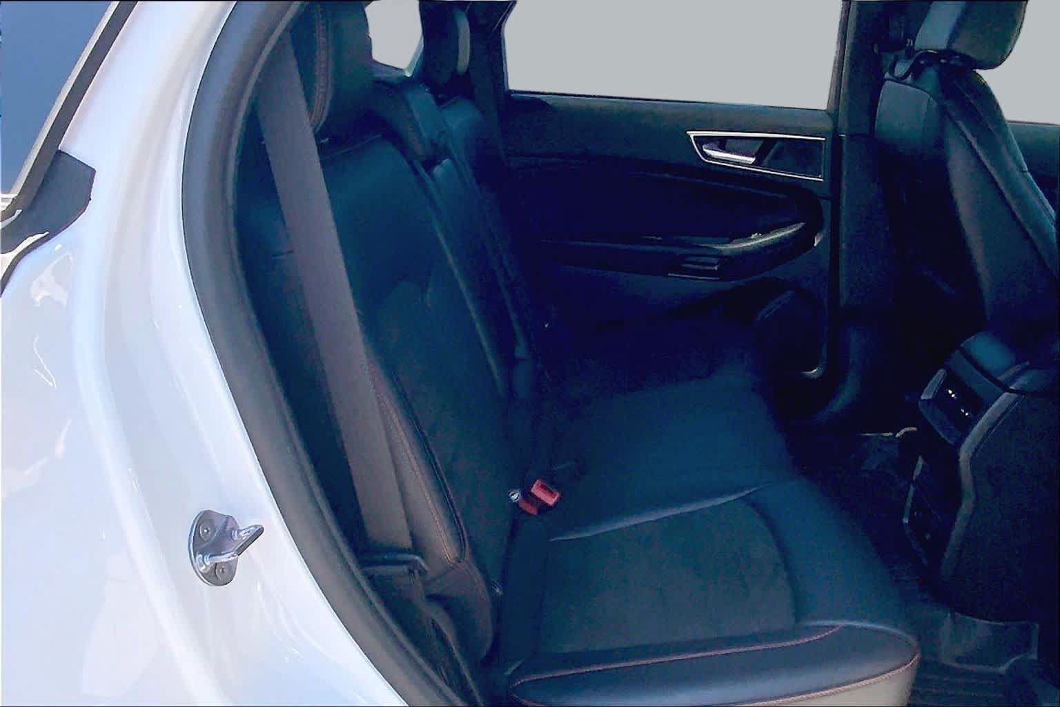 Certified 2024 Ford Edge ST-Line AWD/4WD image 19