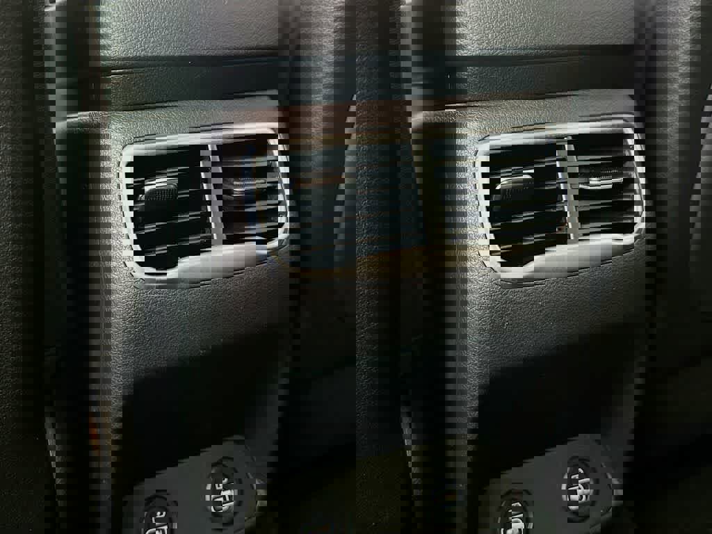 Used 2023 Hyundai Santa Fe SEL FWD image 16