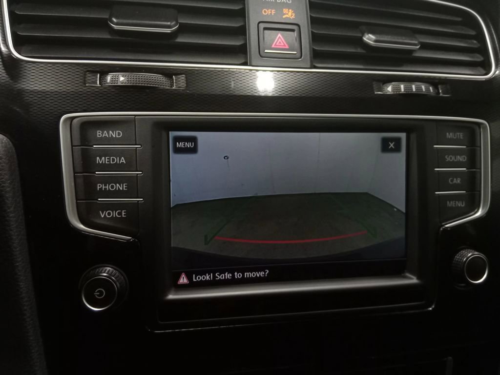 Used 2017 Volkswagen Golf S image 24