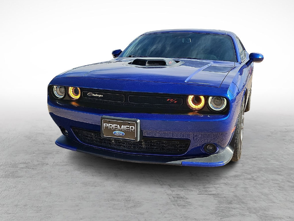 Used 2022 Dodge Challenger R/T Scat Pack w/ Shaker Package RWD image 4