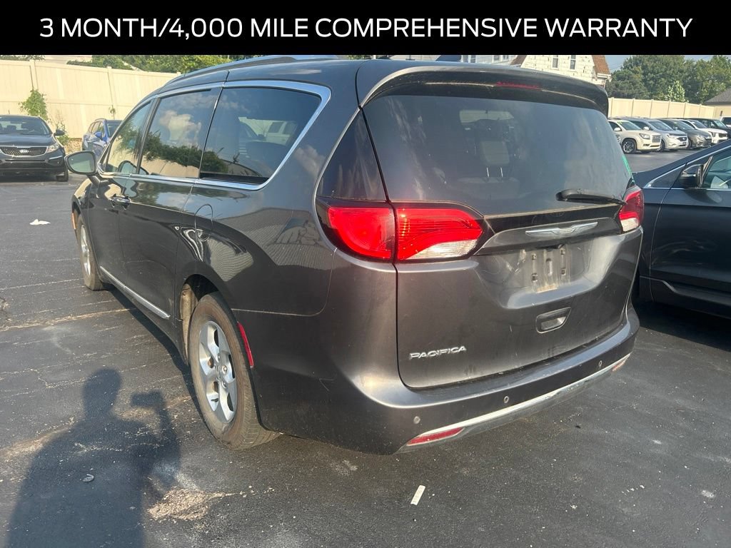 Used 2017 Chrysler Pacifica Touring-L Plus FWD image 3