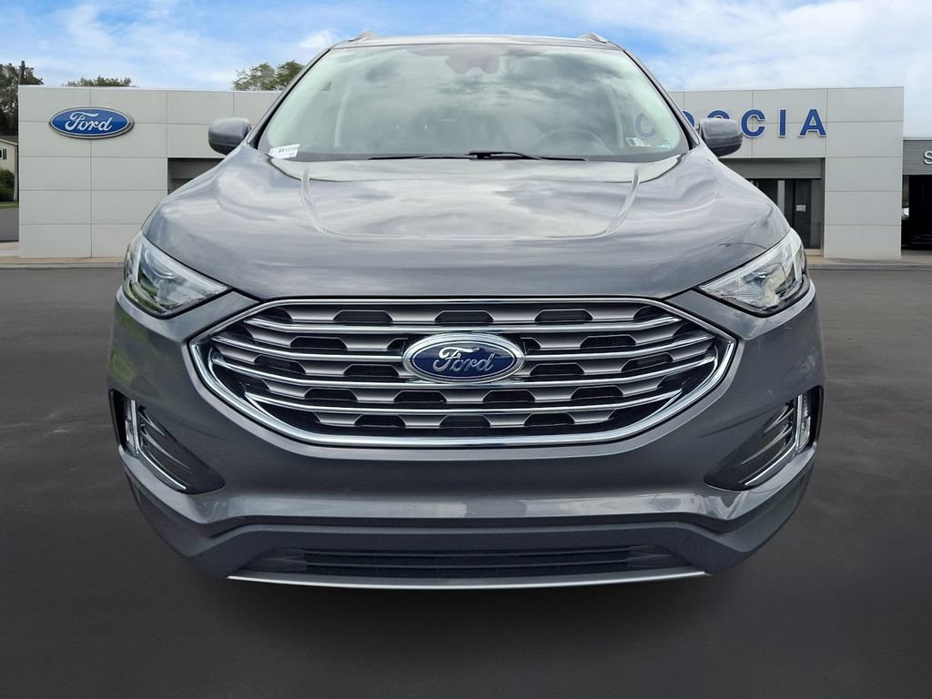 Certified 2022 Ford Edge SEL w/ Convenience Package AWD/4WD image 2