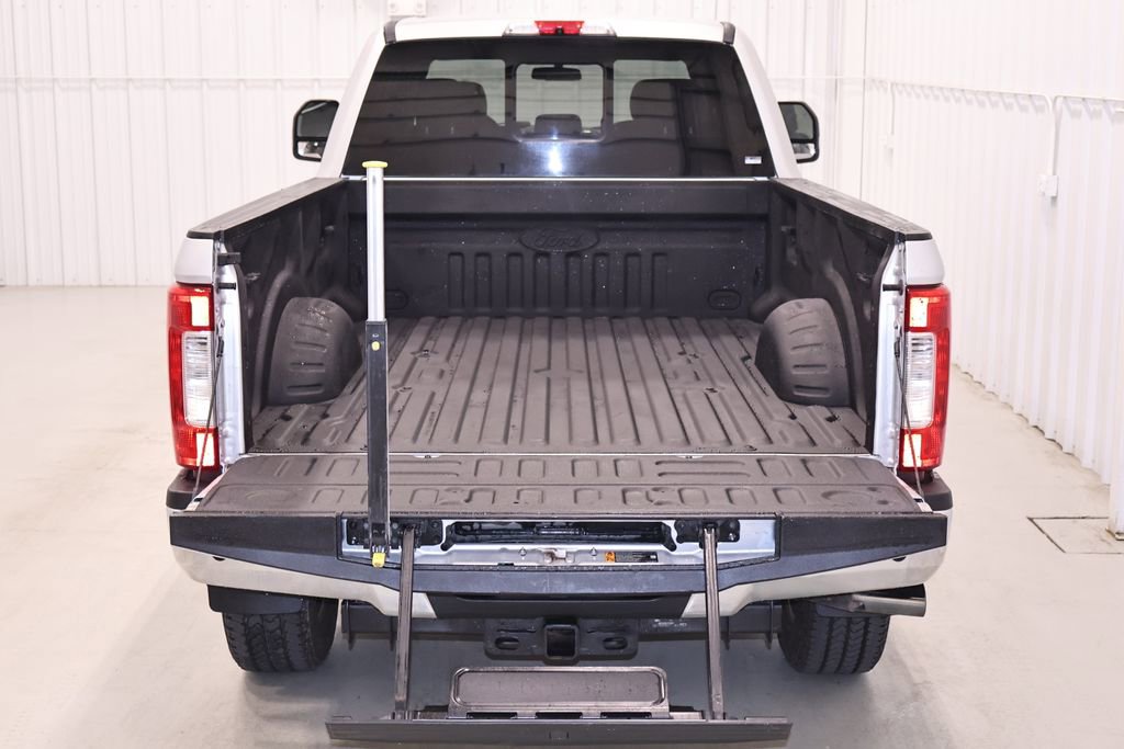 Certified 2019 Ford F250 XLT w/ XLT Premium Package AWD/4WD image 39