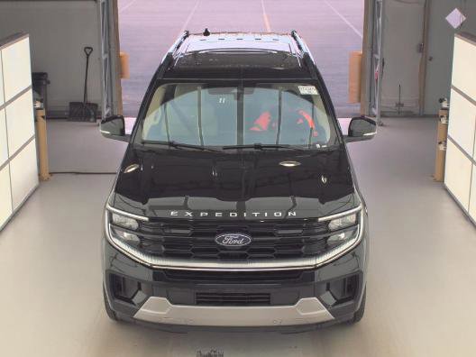 Certified 2025 Ford Expedition Platinum w/ Driver's Package AWD/4WD image 18