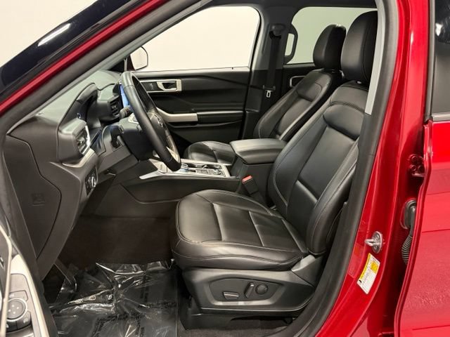 Certified 2023 Ford Explorer XLT w/ Equipment Group 202A AWD/4WD image 14
