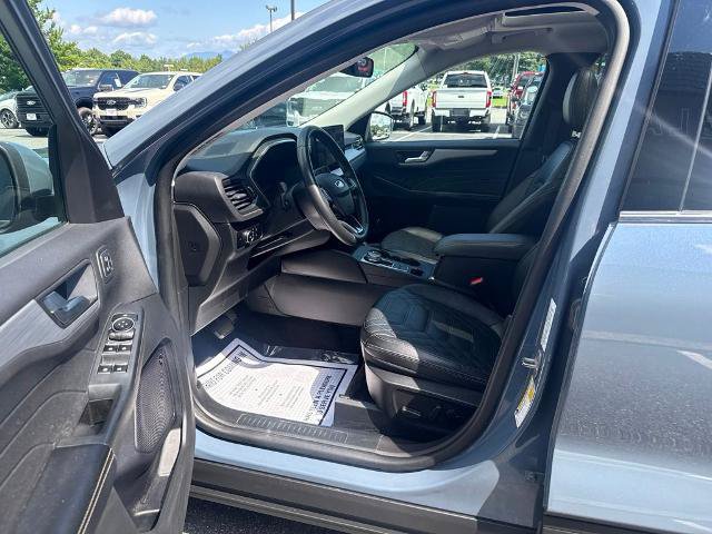 Certified 2023 Ford Escape Platinum w/ Premium Technology Package AWD/4WD image 9