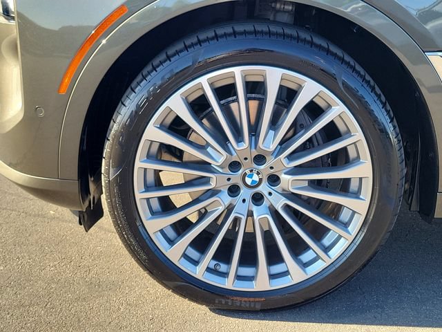 Used 2024 BMW X7 xDrive40i w/ Parking Assistance Package AWD/4WD image 26
